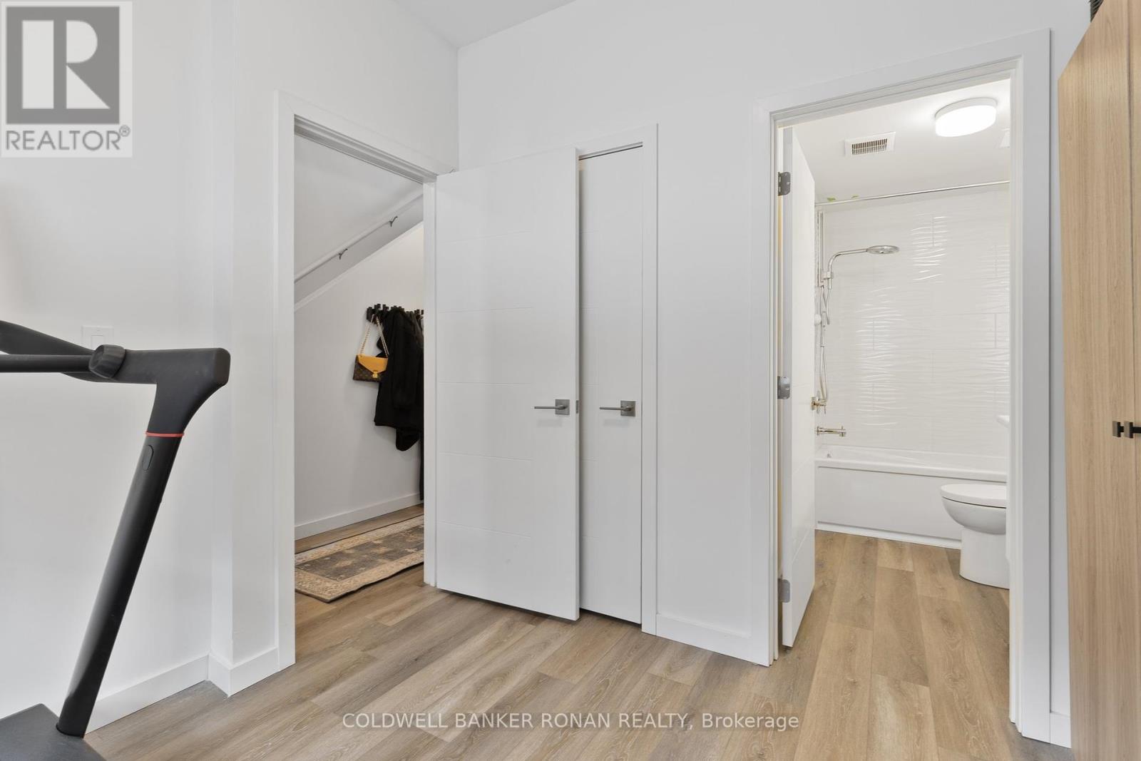 34 Rainwater Lane, Barrie, Ontario  L4N 9J6 - Photo 8 - S12075485