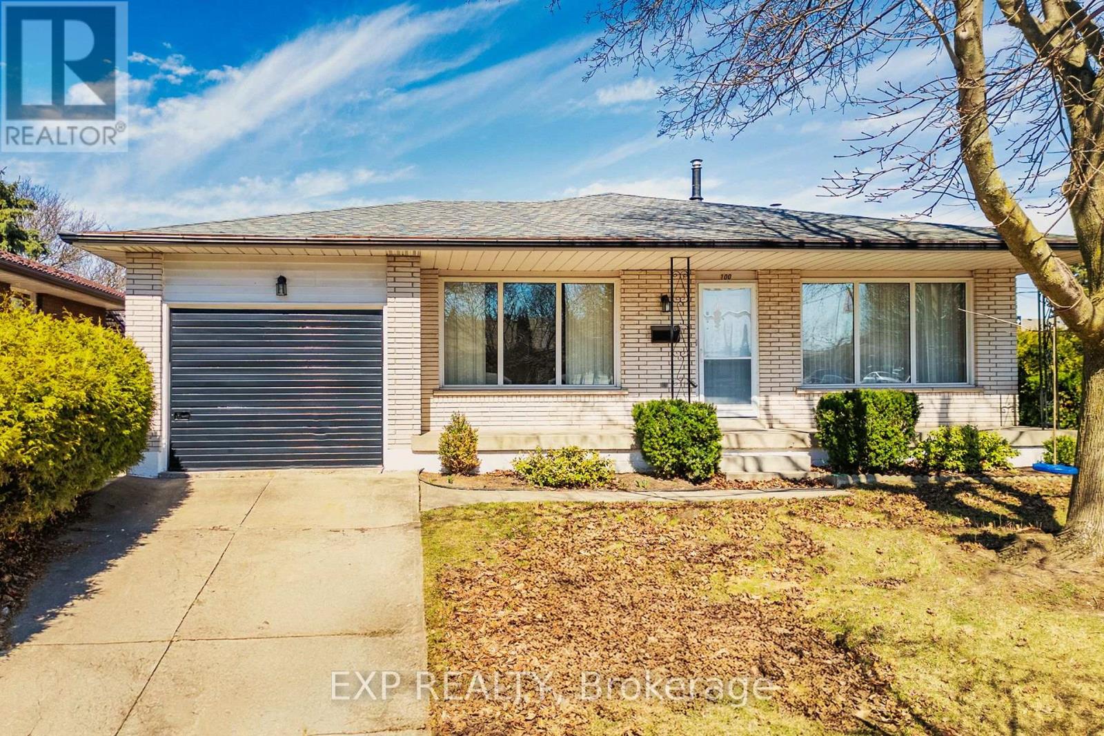 100 HADELAND AVENUE, Hamilton, Ontario