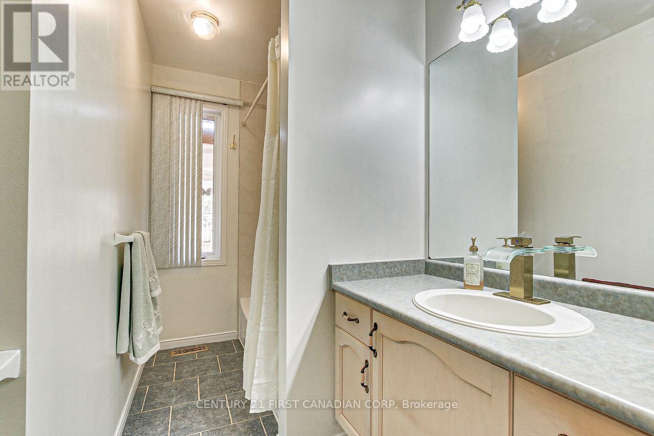 26 Stoneycreek Place, London North, Ontario  N5X 3X4 - Photo 14 - X12082938