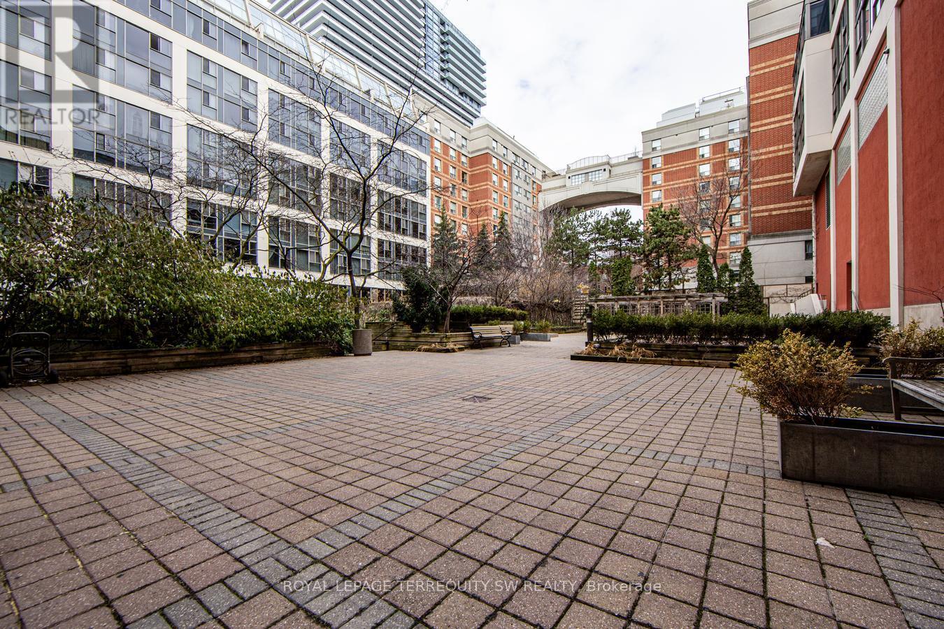 933 - 222 The Esplanade, Toronto, Ontario  M5A 4M8 - Photo 25 - C12082936