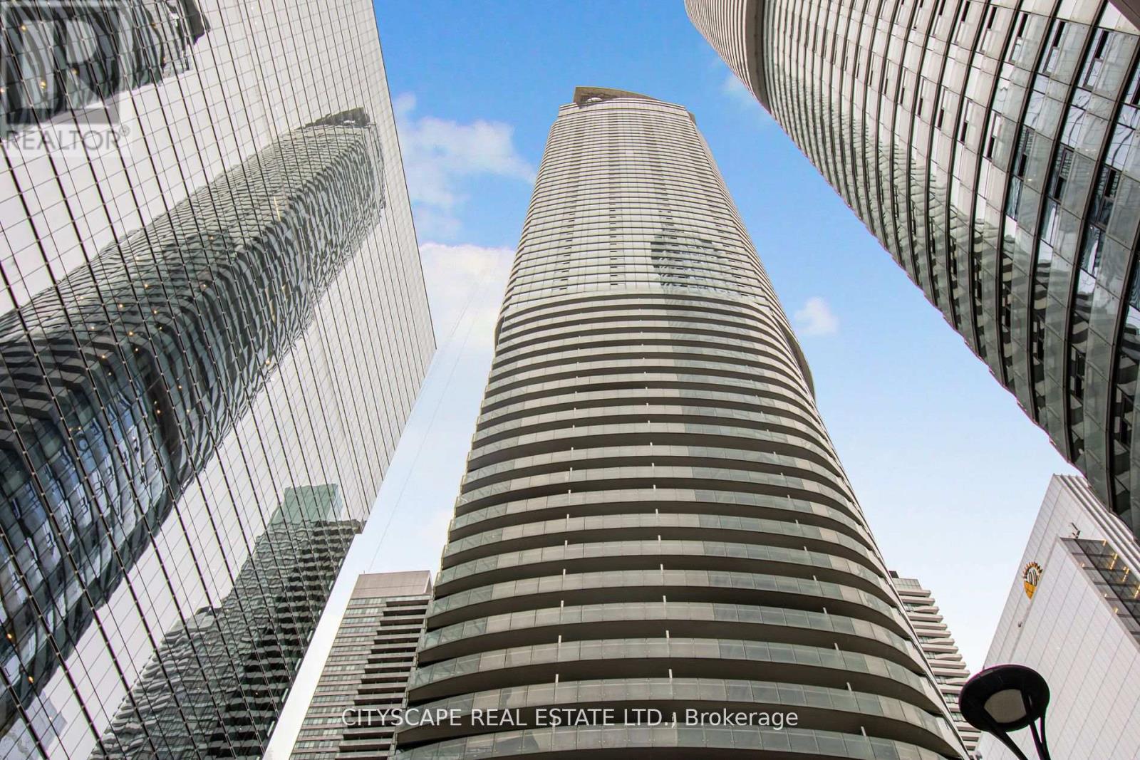 3910 - 12 York Street, Toronto, Ontario  M5J 0A5 - Photo 1 - C12082950