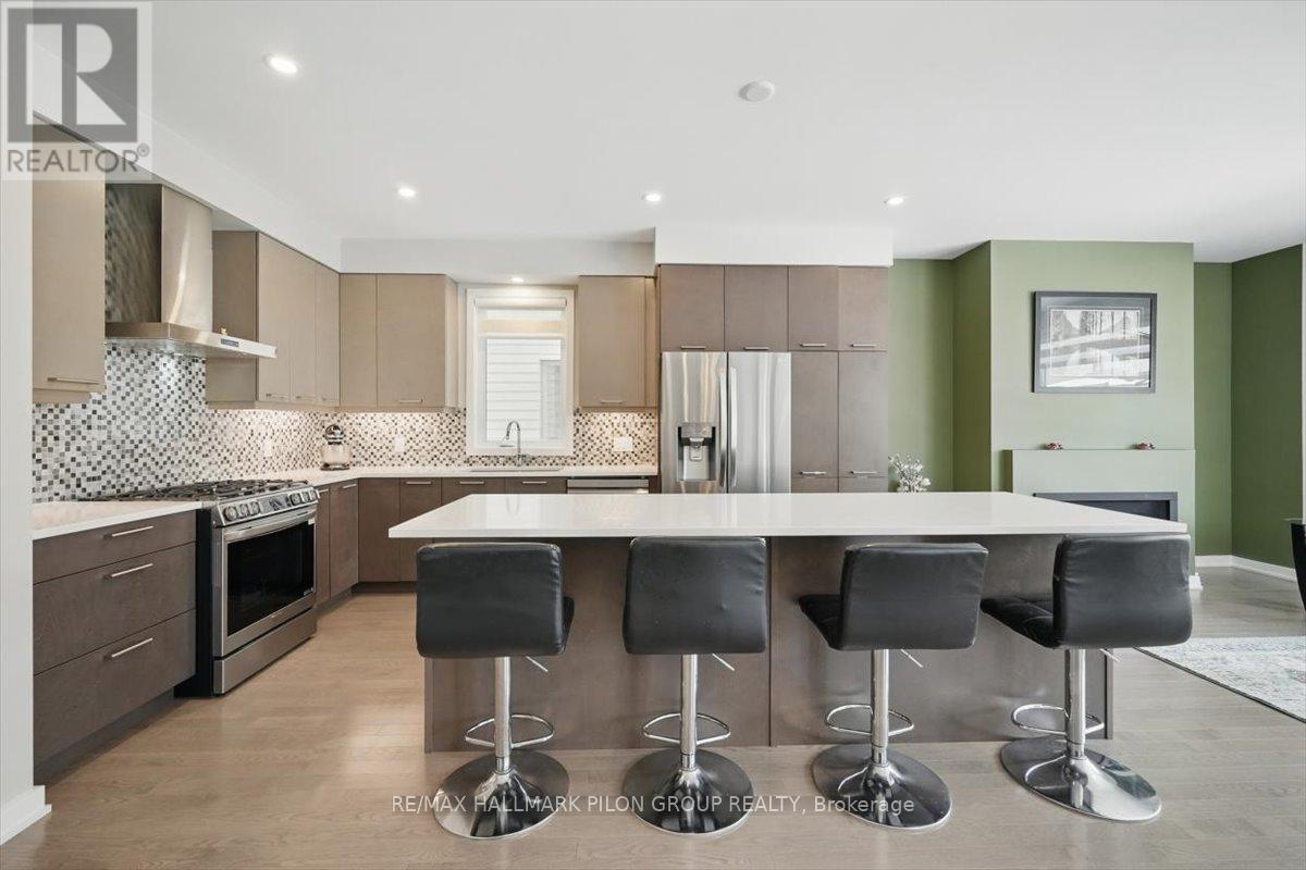 Property at 159 ROCKMELON STREET image 3