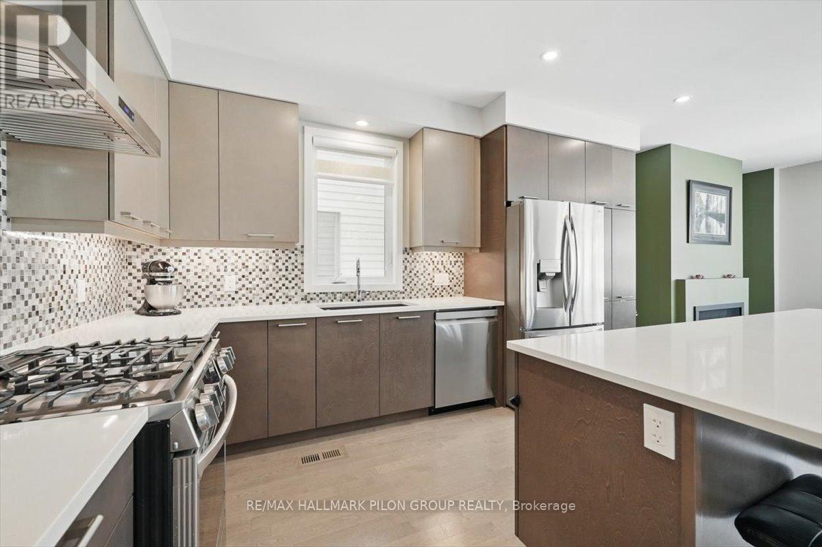 Property at 159 ROCKMELON STREET image 4