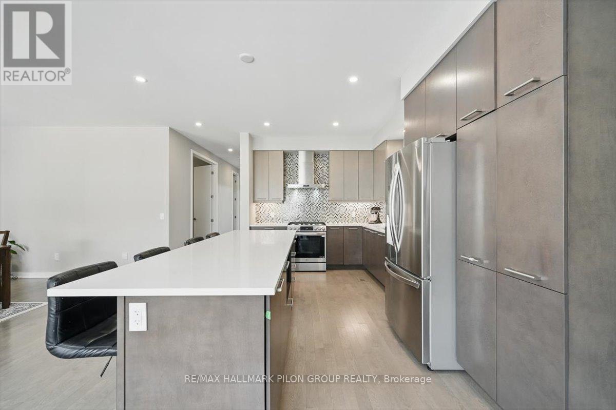Property at 159 ROCKMELON STREET image 5