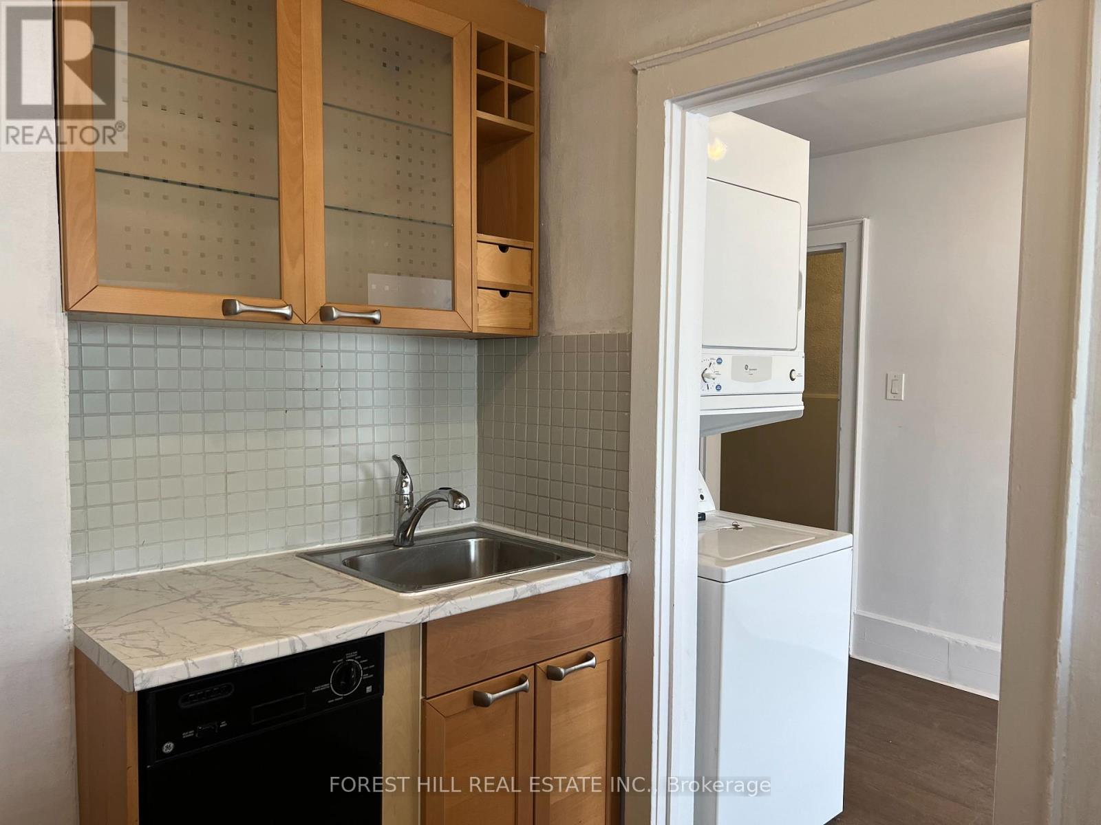 1 - 280 Eglinton Avenue W, Toronto, Ontario  M4R 1B2 - Photo 5 - C12059929