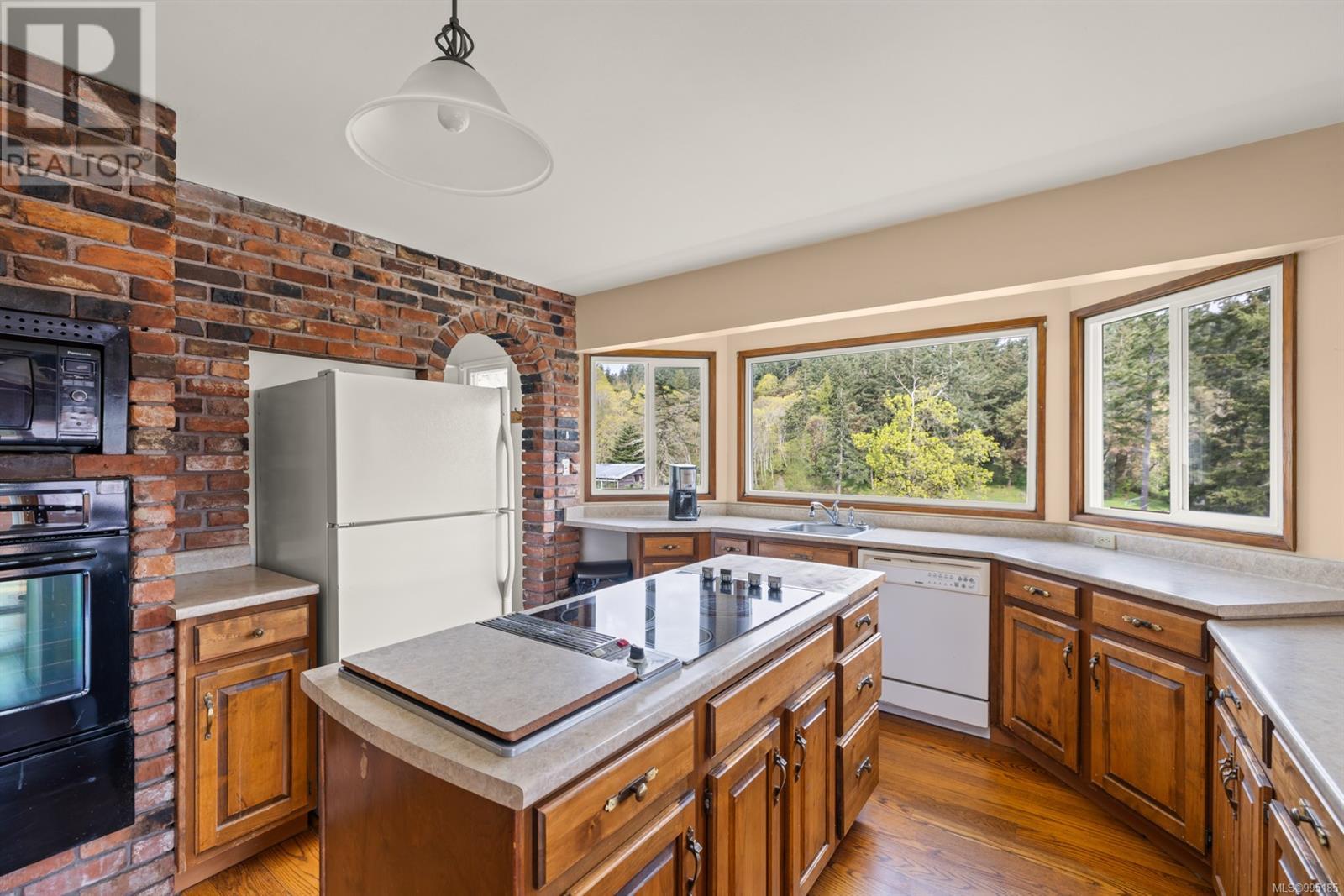 Property at 561 Boblaw Pl image 4
