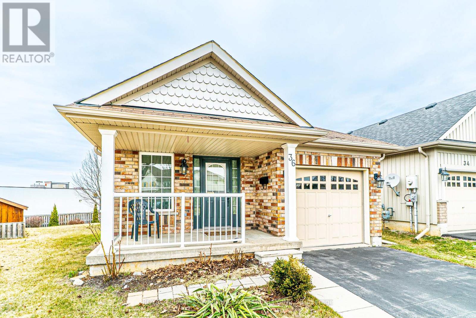 Property at 36 FALLINGBROOK CRESCENT image 3