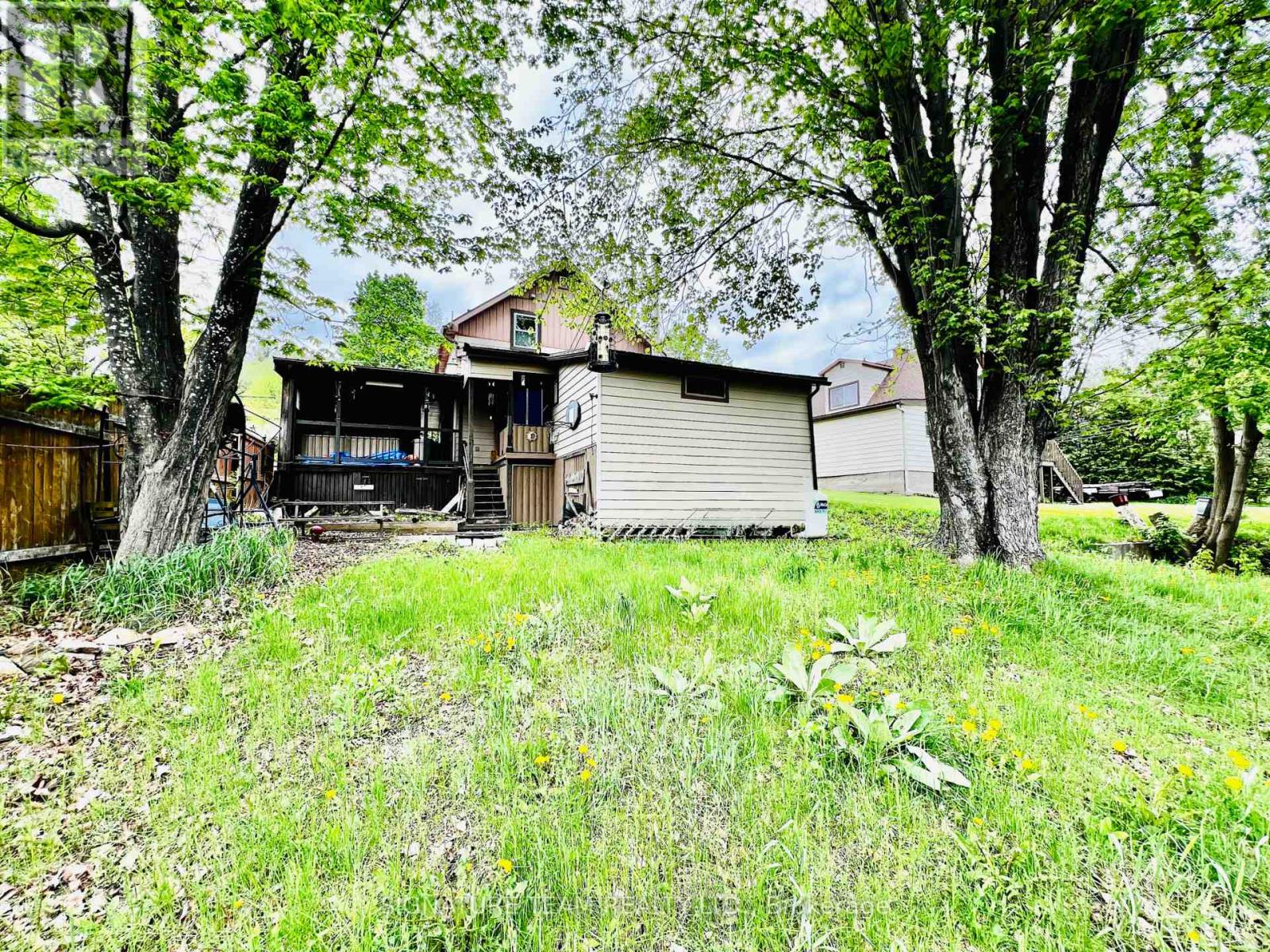 169 Bonnechere Street E, Bonnechere Valley, Ontario  K0J 1T0 - Photo 11 - X12047359