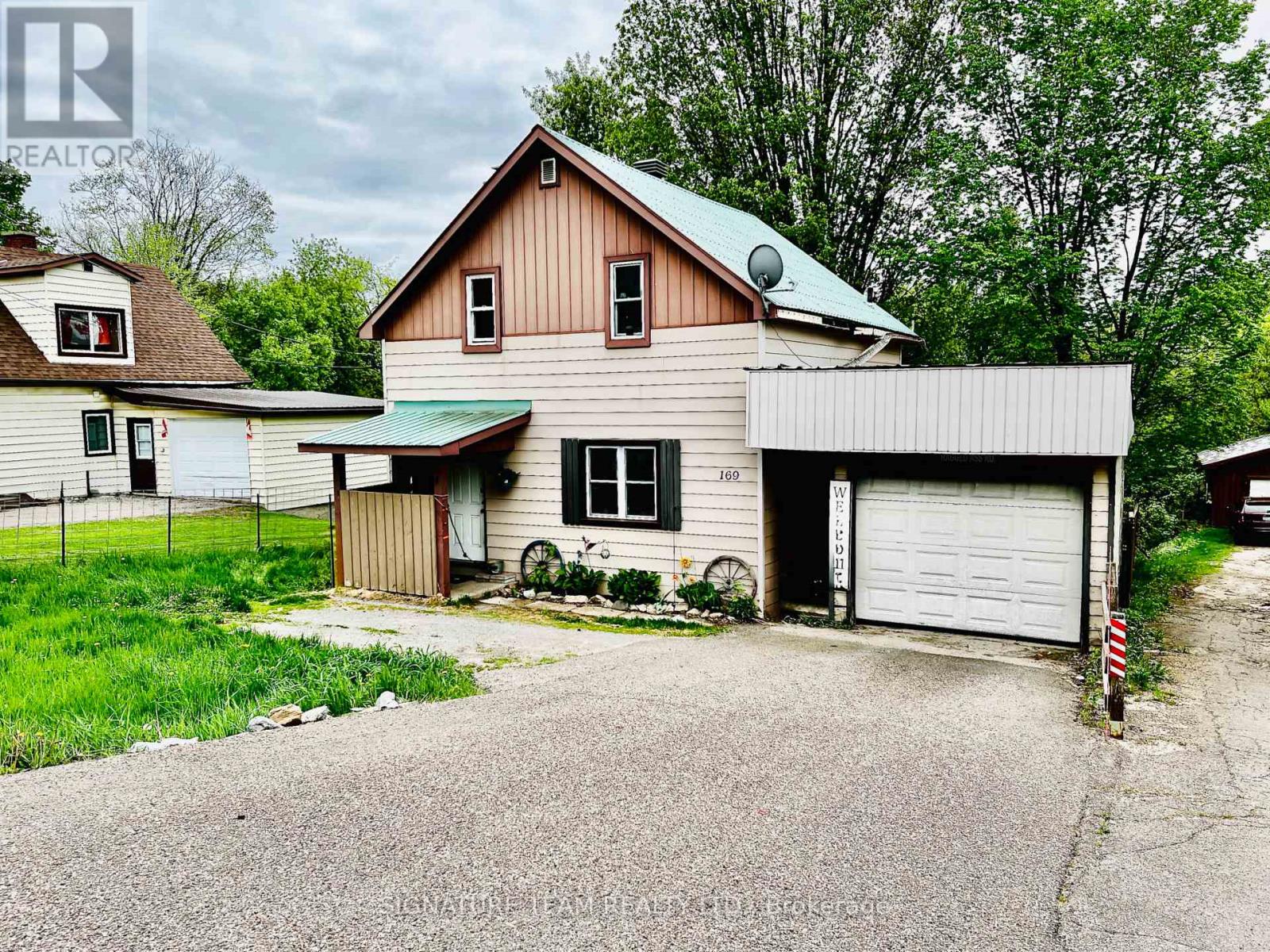 169 Bonnechere Street E, Bonnechere Valley, Ontario  K0J 1T0 - Photo 2 - X12047359