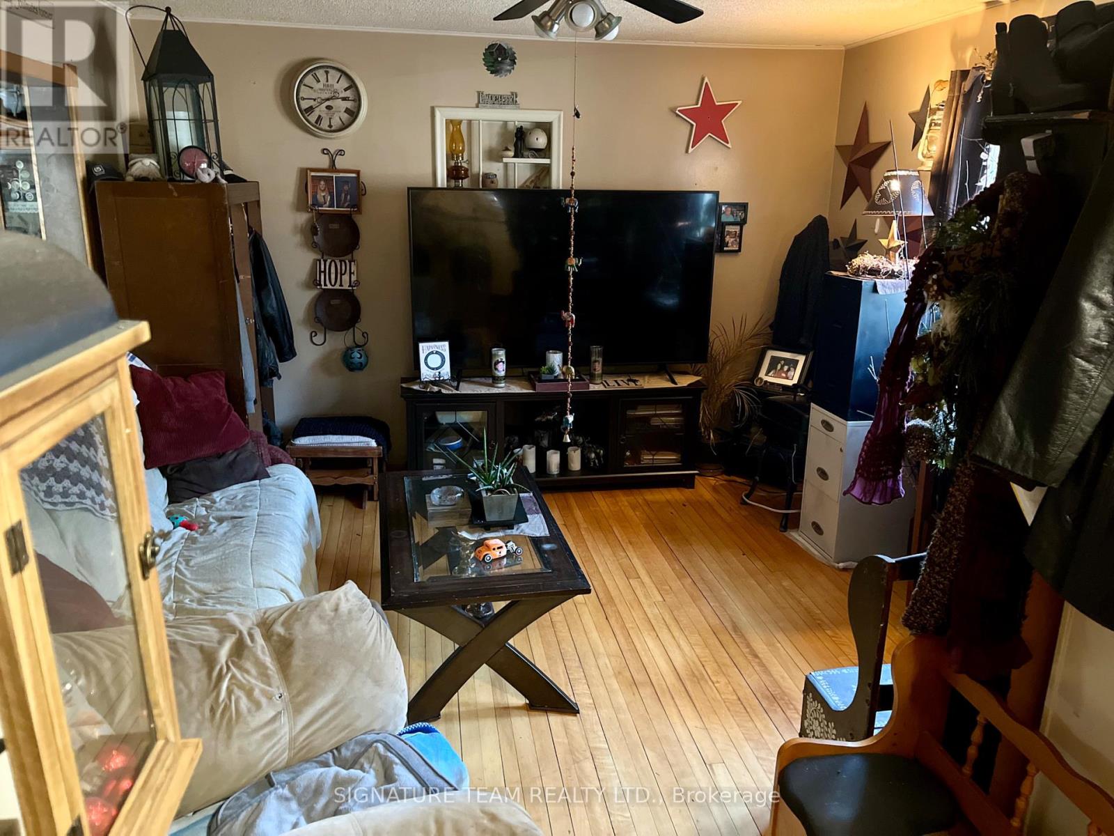 169 Bonnechere Street E, Bonnechere Valley, Ontario  K0J 1T0 - Photo 4 - X12047359