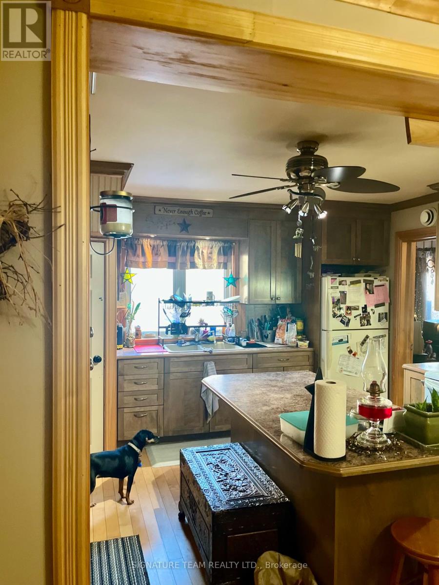 169 Bonnechere Street E, Bonnechere Valley, Ontario  K0J 1T0 - Photo 6 - X12047359