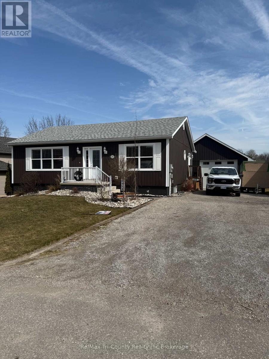 44 Oak Street, Bayham, Ontario  N0J 1Z0 - Photo 1 - X12034297