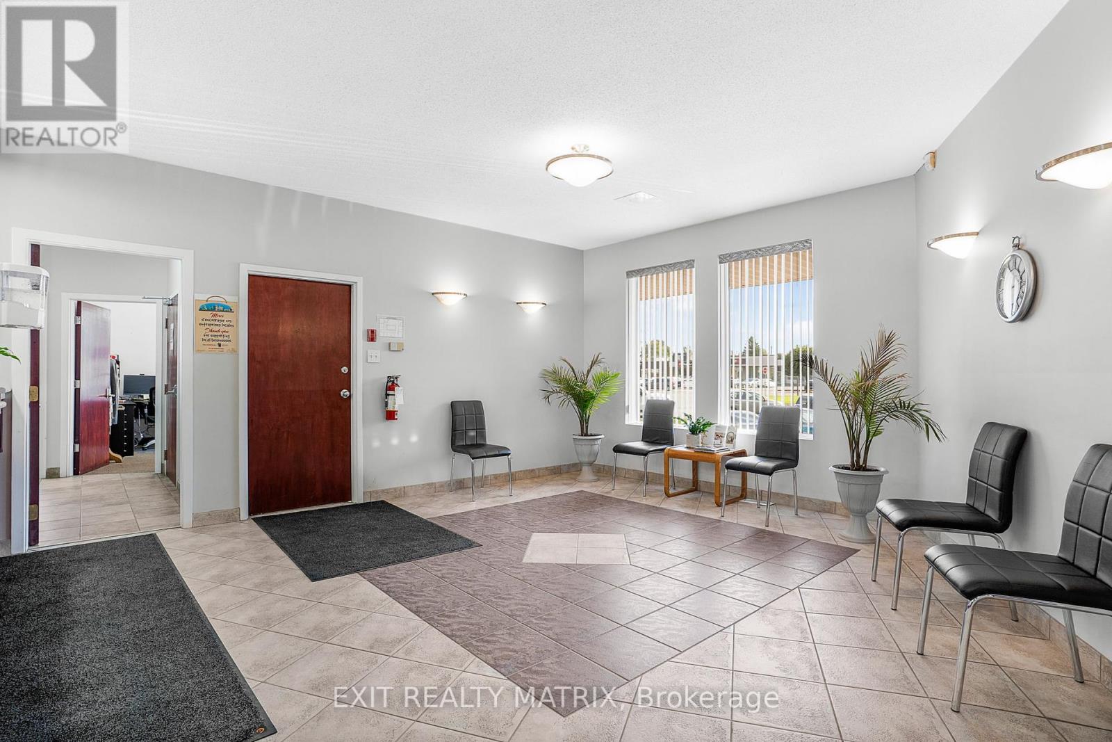 500 - 1 Main Street E, Hawkesbury, Ontario  K6A 1A1 - Photo 11 - X12080864