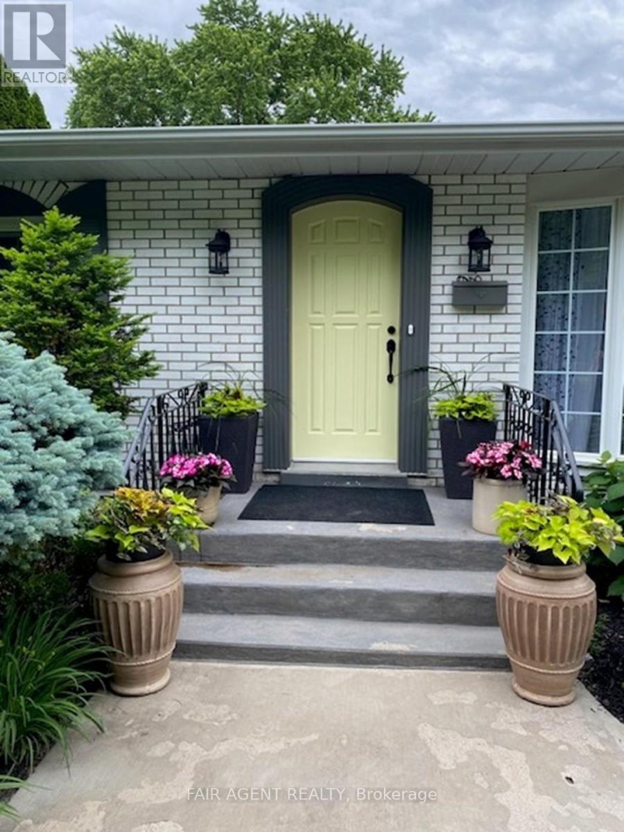 Property at 98 WINDWARD STREET image 2