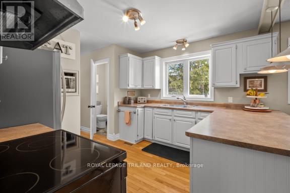 21 Sherwood Crescent, South Huron, Ontario  N0M 1S1 - Photo 16 - X12073162