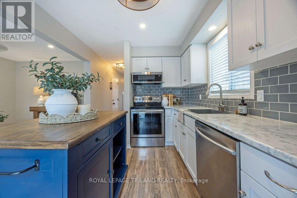 Photo 12 of 50 for 547 Ridgeview Drive