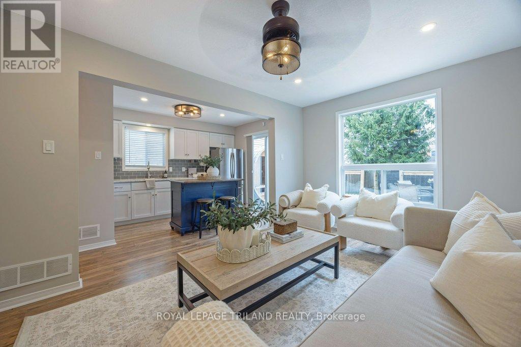 Photo 15 of 50 for 547 Ridgeview Drive