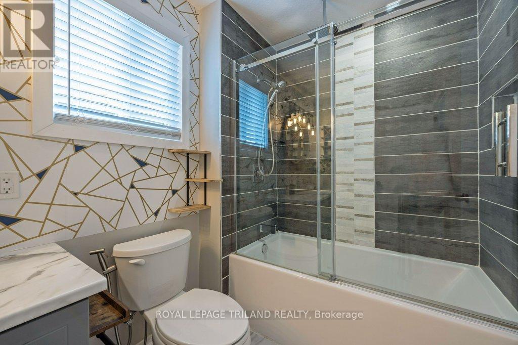 Photo 24 of 50 for 547 Ridgeview Drive