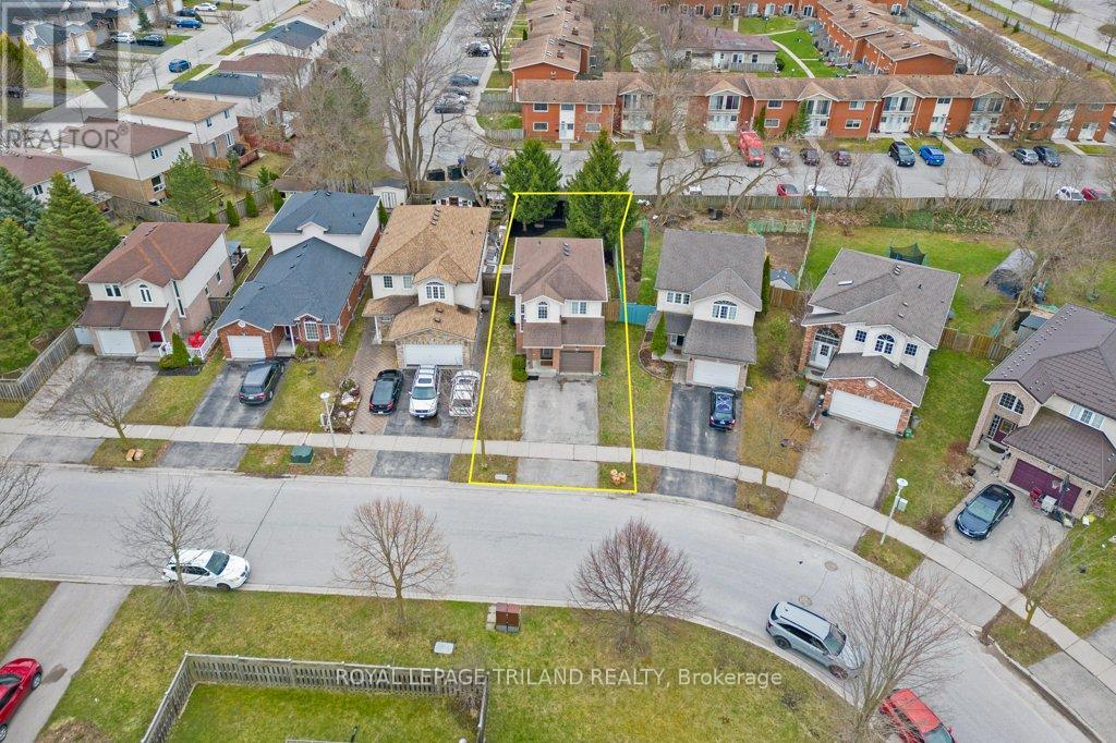 Photo 3 of 50 for 547 Ridgeview Drive