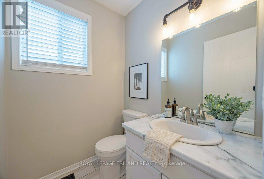 Photo 8 of 50 for 547 Ridgeview Drive