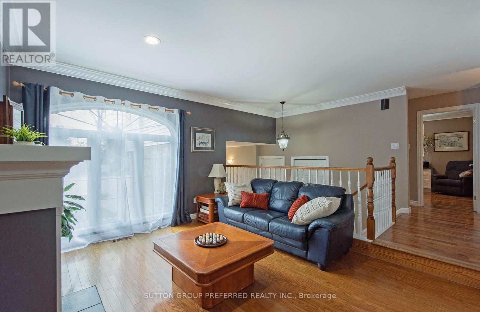 Property at 631 THORNWOOD COURT image 4