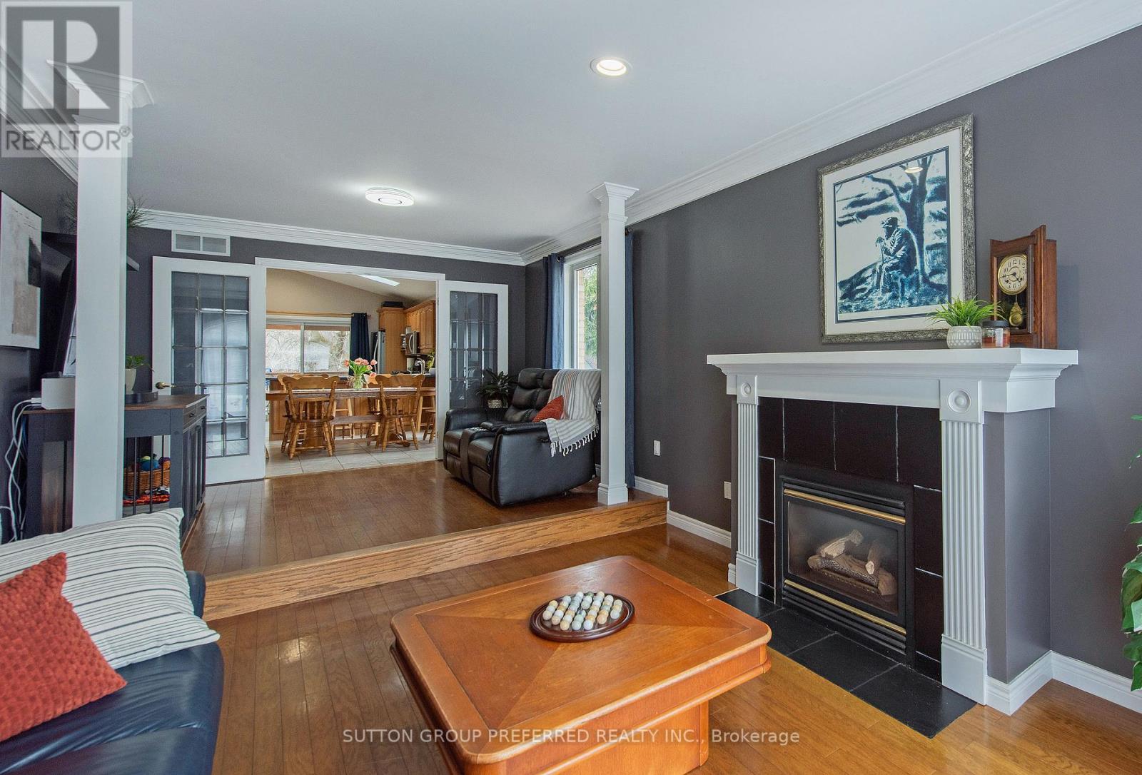 Property at 631 THORNWOOD COURT image 5