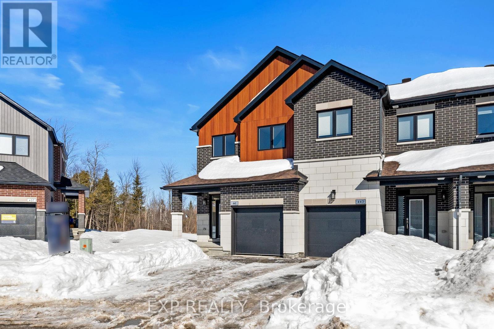 Property at 441 CLUBTAIL W image 2