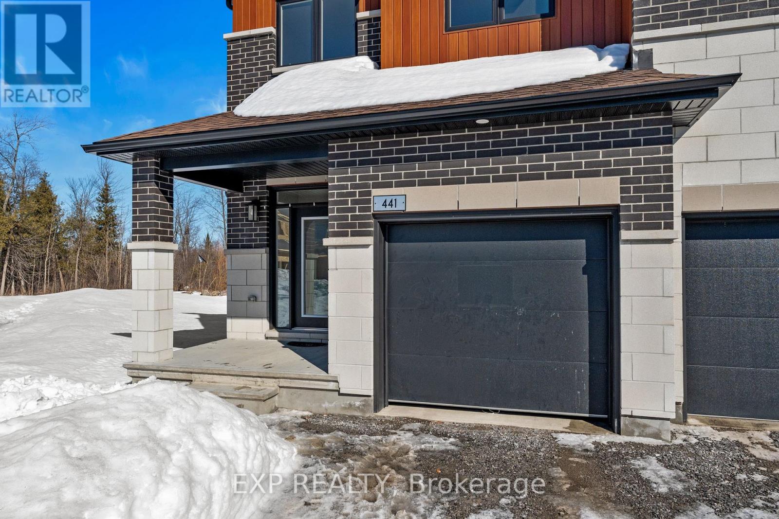 Property at 441 CLUBTAIL W image 3
