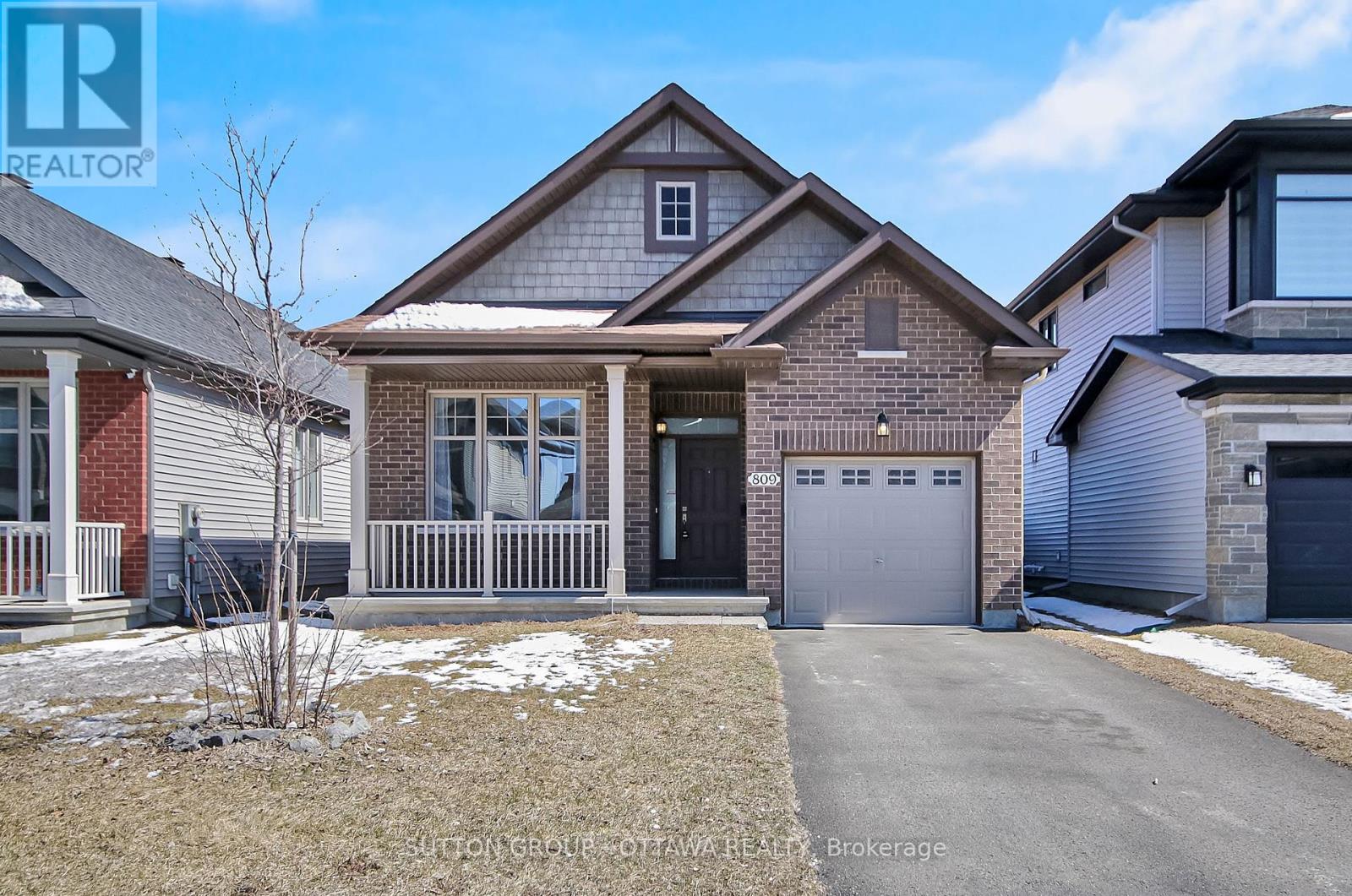 Property at 809 CARNELIAN CRESCENT image 1