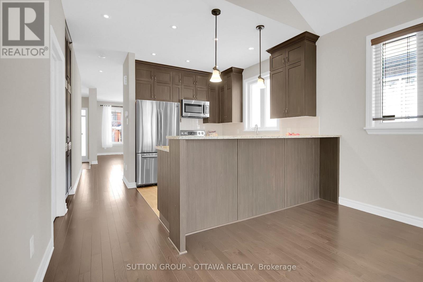 809 Carnelian Crescent, Ottawa, Ontario  K1X 0A8 - Photo 11 - X12073358