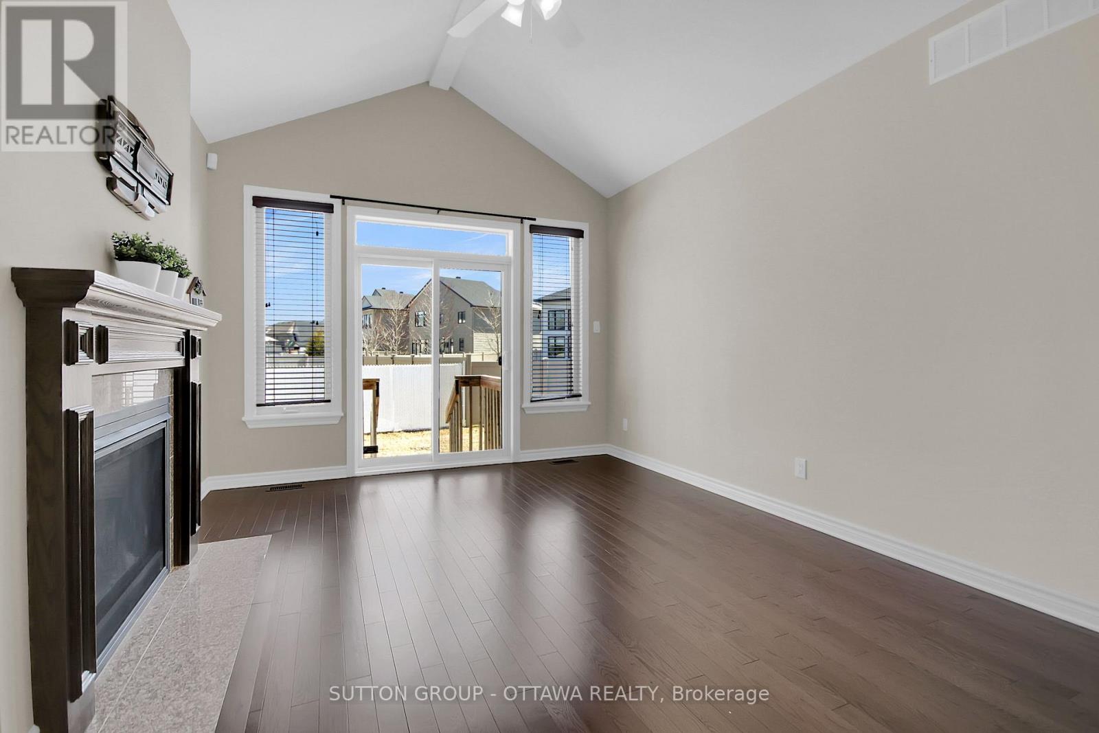 809 Carnelian Crescent, Ottawa, Ontario  K1X 0A8 - Photo 22 - X12073358