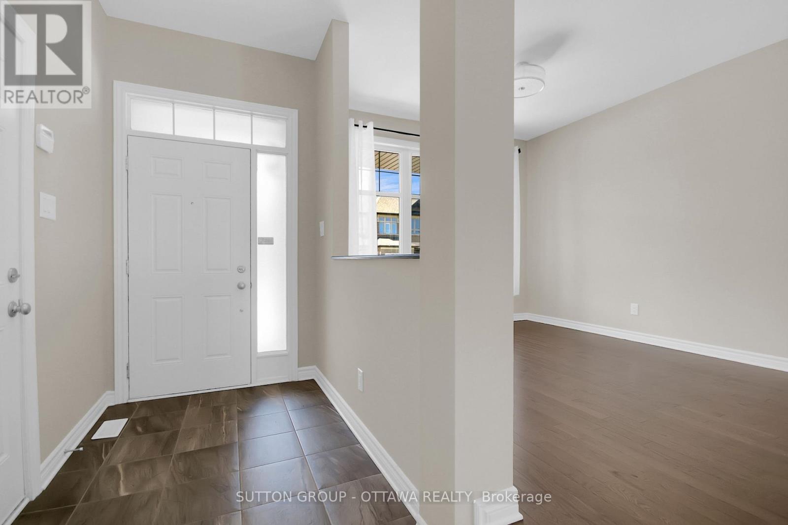 Property at 809 CARNELIAN CRESCENT image 4