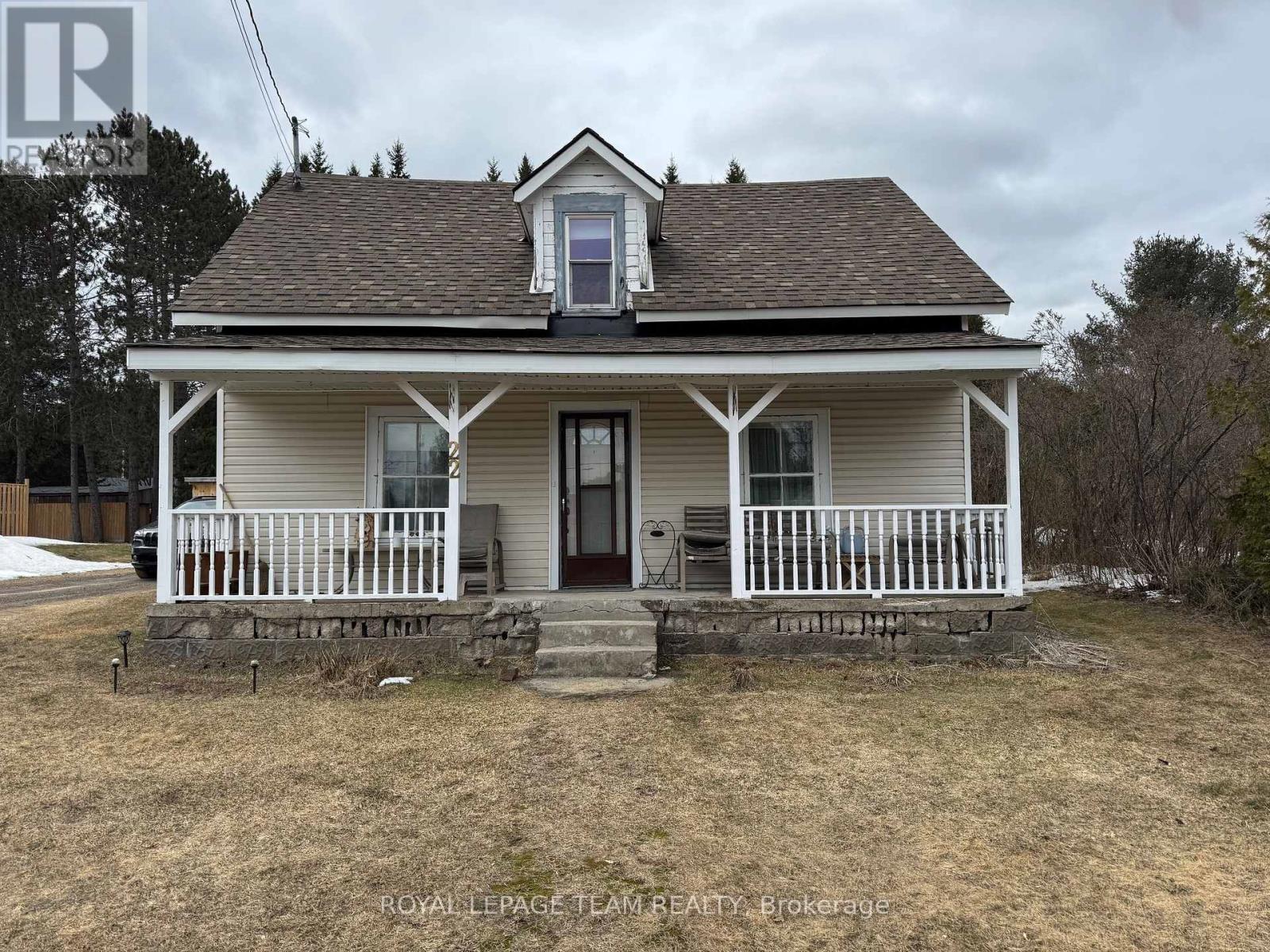 22 Wilson Street, Laurentian Hills, Ontario  K0J 1J0 - Photo 2 - X12080706