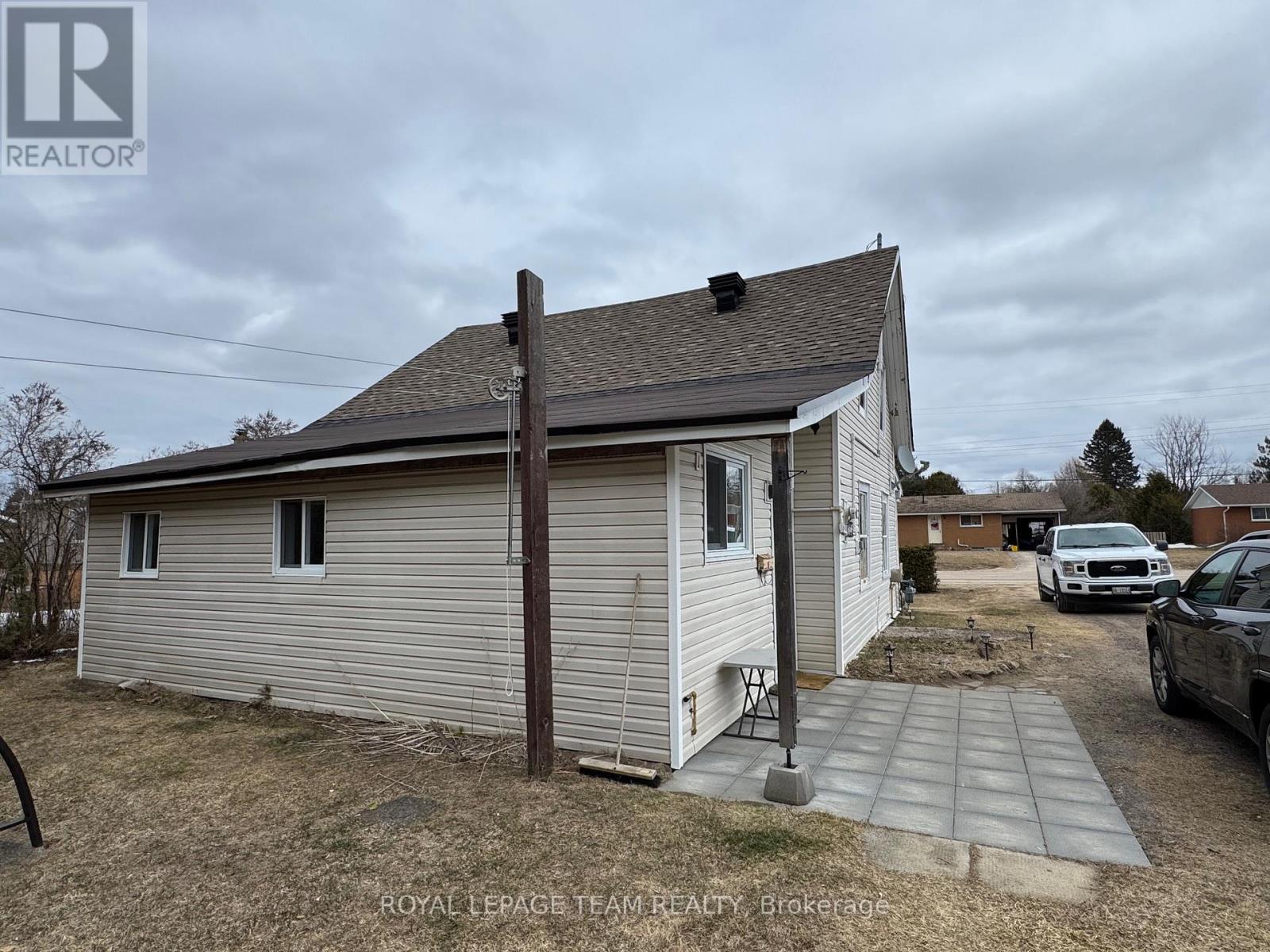 22 Wilson Street, Laurentian Hills, Ontario  K0J 1J0 - Photo 31 - X12080706