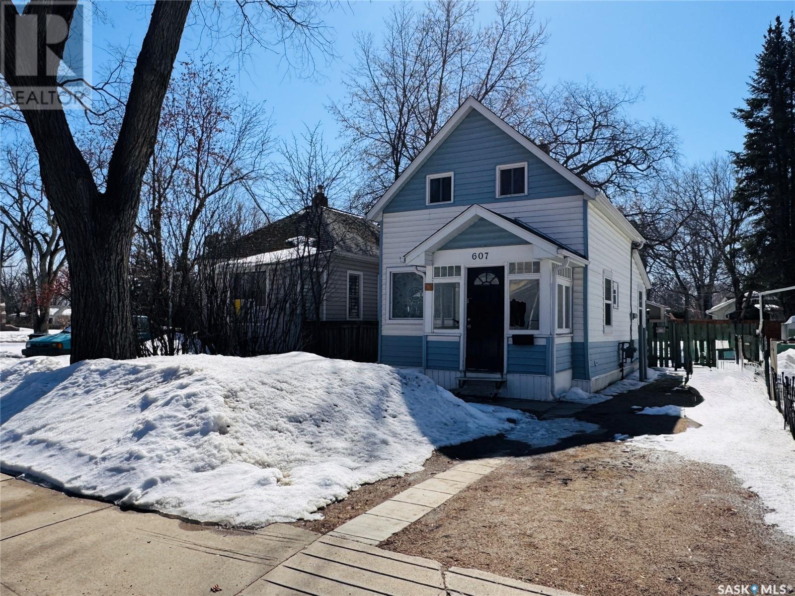 Property at 607 28th STREET W image 1