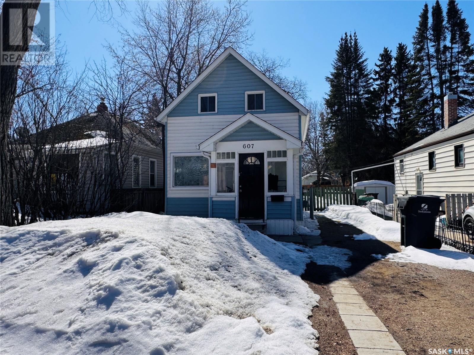 Property at 607 28th STREET W image 3