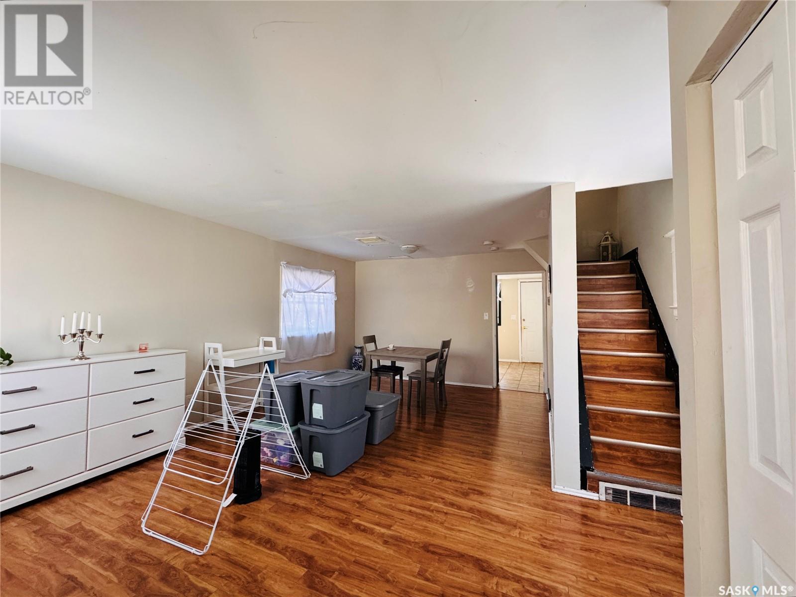 Property at 607 28th STREET W image 5