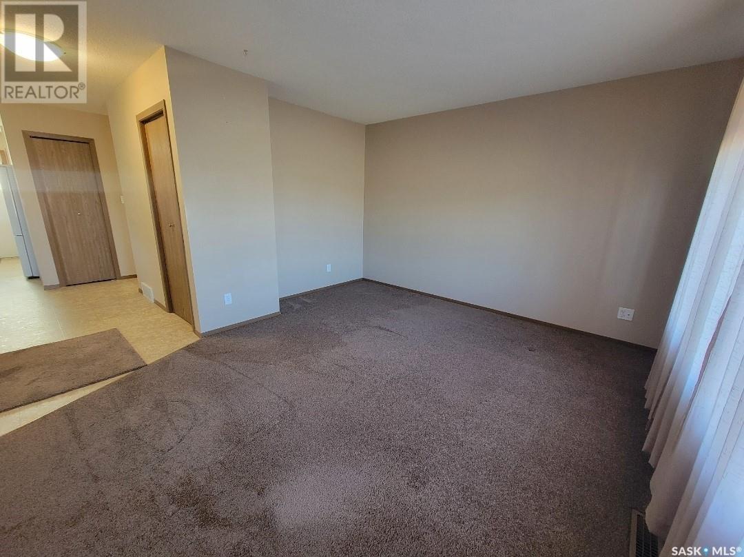 N 5040 Mirror Drive, Macklin, Saskatchewan  S0L 2C0 - Photo 12 - SK002715