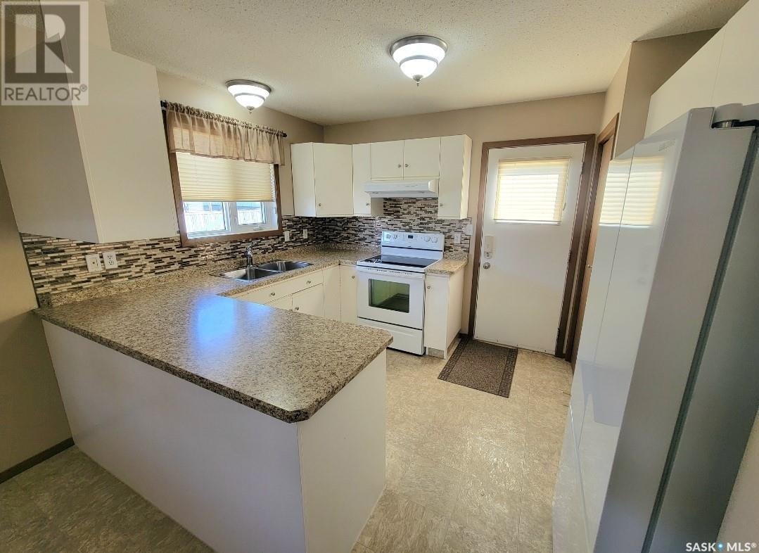 N 5040 Mirror Drive, Macklin, Saskatchewan  S0L 2C0 - Photo 8 - SK002715