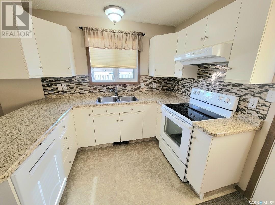 N 5040 Mirror Drive, Macklin, Saskatchewan  S0L 2C0 - Photo 9 - SK002715