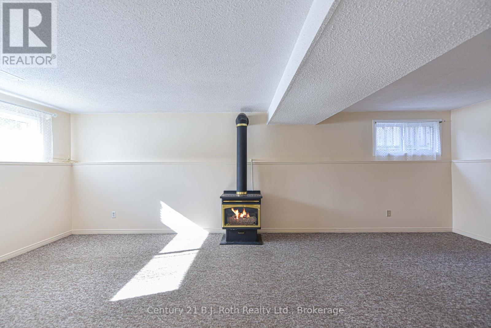 24 Champlain Street, Orillia, Ontario  L3V 2G7 - Photo 39 - S12043869