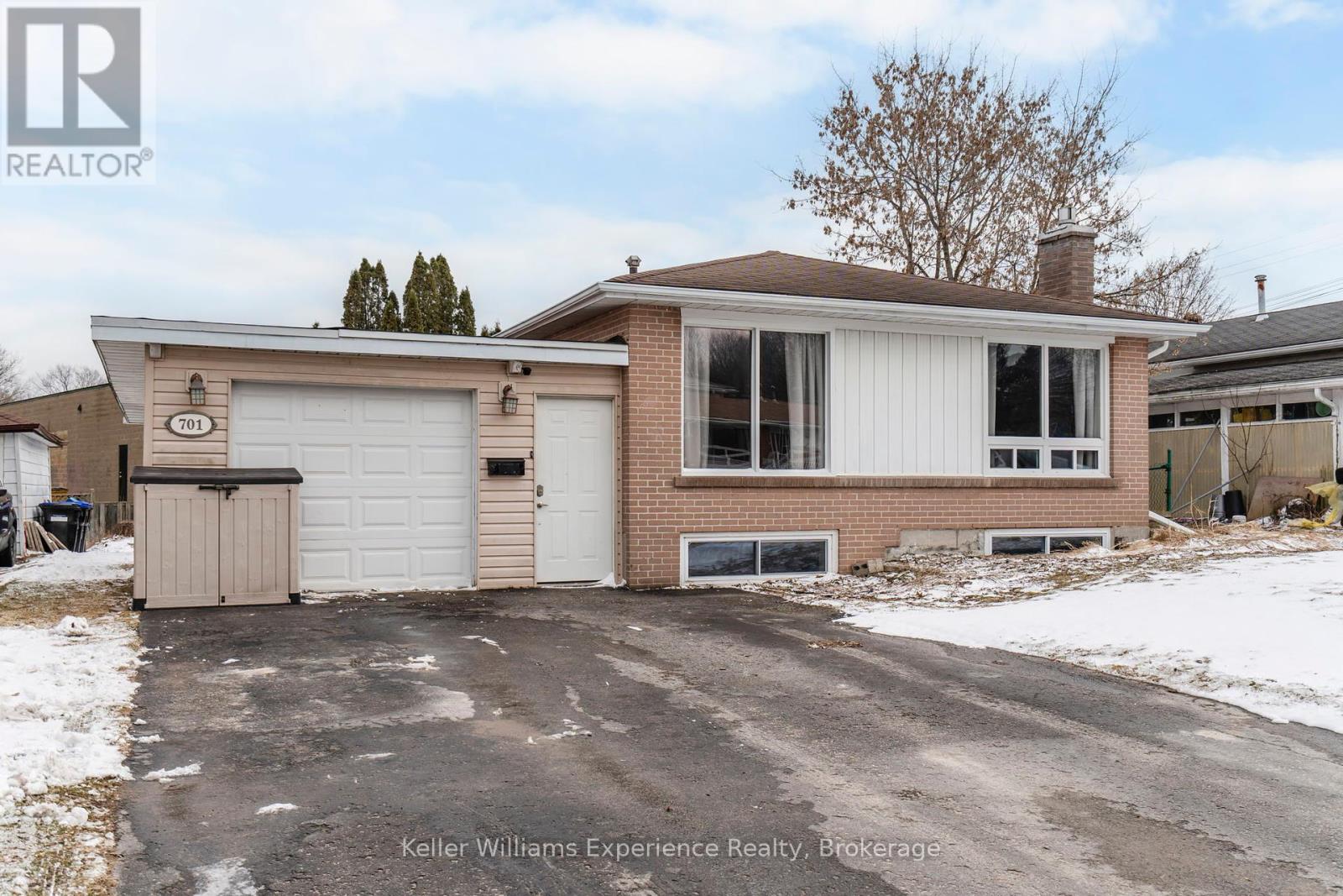 701 BAYVIEW DRIVE, Midland, Ontario