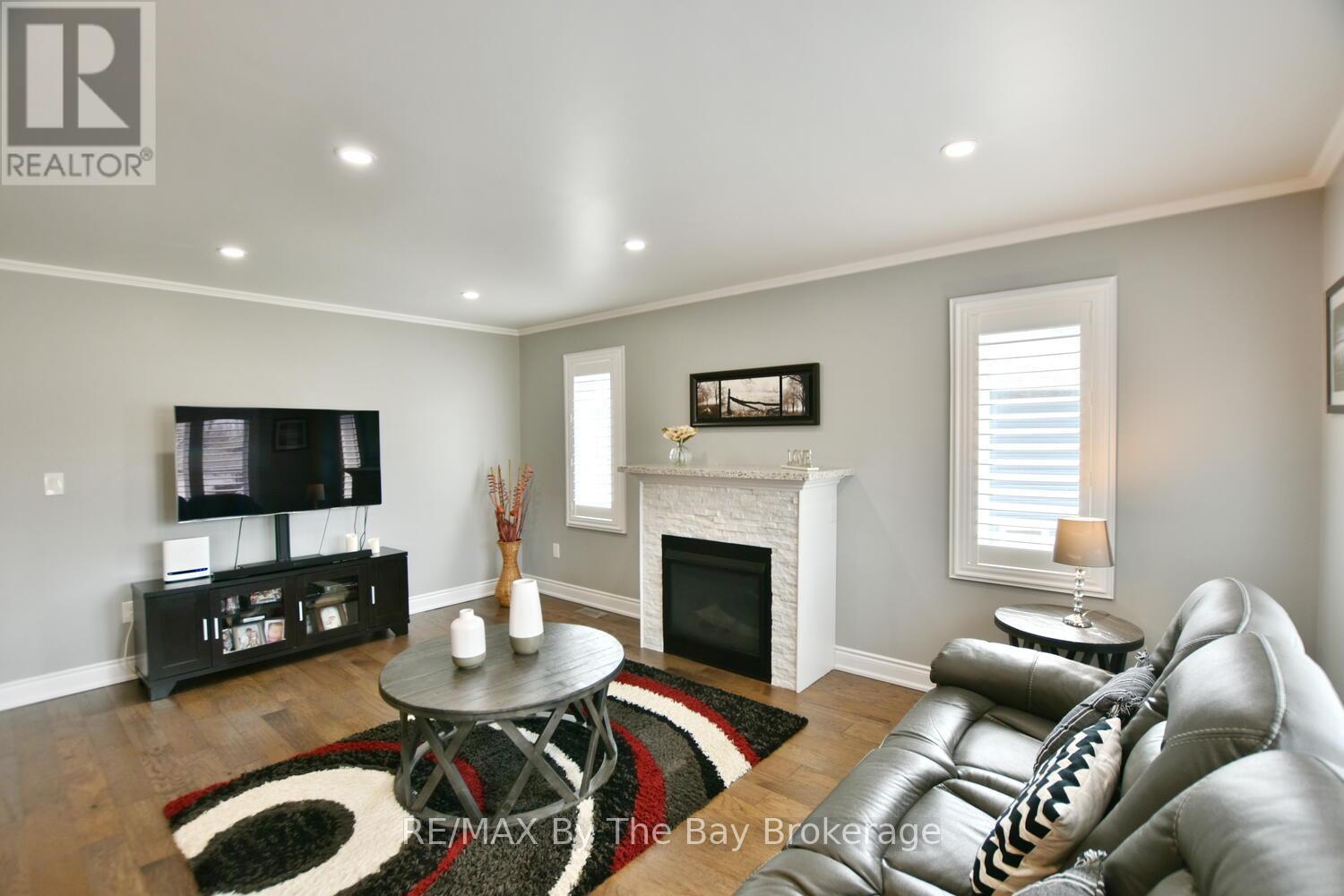 104 61st Street S, Wasaga Beach, Ontario  L9Z 2Z3 - Photo 17 - S12080941
