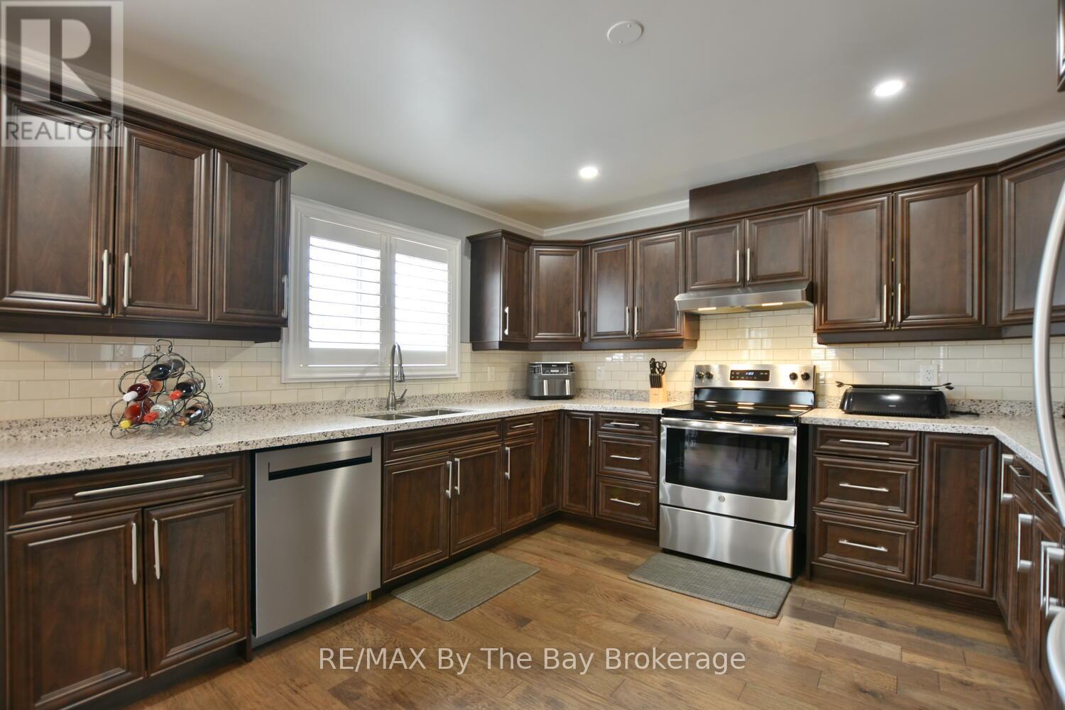 104 61st Street S, Wasaga Beach, Ontario  L9Z 2Z3 - Photo 22 - S12080941