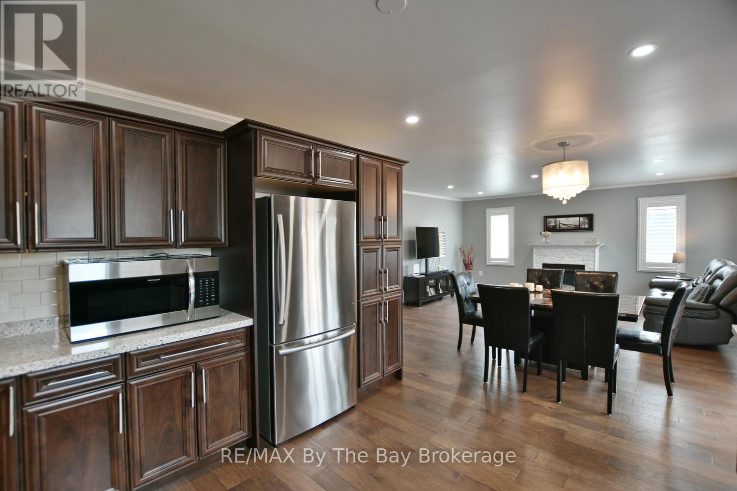 104 61st Street S, Wasaga Beach, Ontario  L9Z 2Z3 - Photo 24 - S12080941