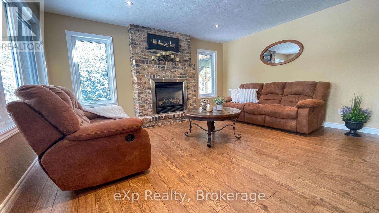 98 Birch Street, South Bruce Peninsula, Ontario  N0H 2G0 - Photo 5 - X11970013