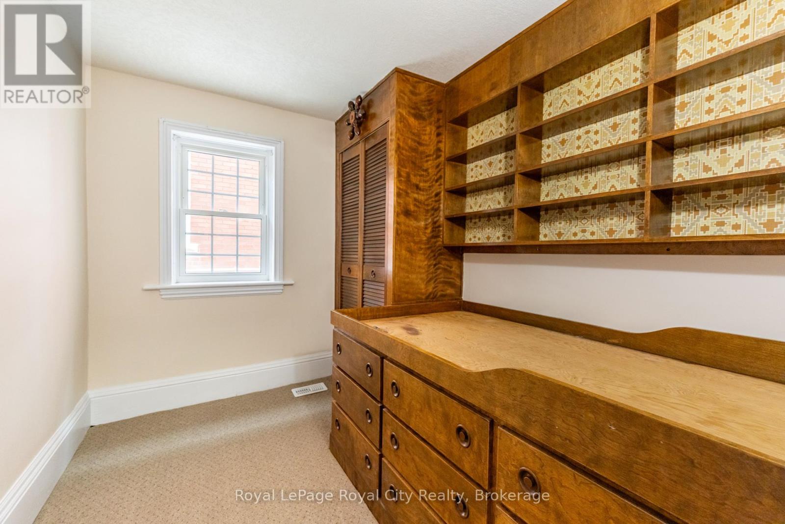 237 Liverpool Street, Guelph, Ontario  N1H 2L6 - Photo 12 - X12080843