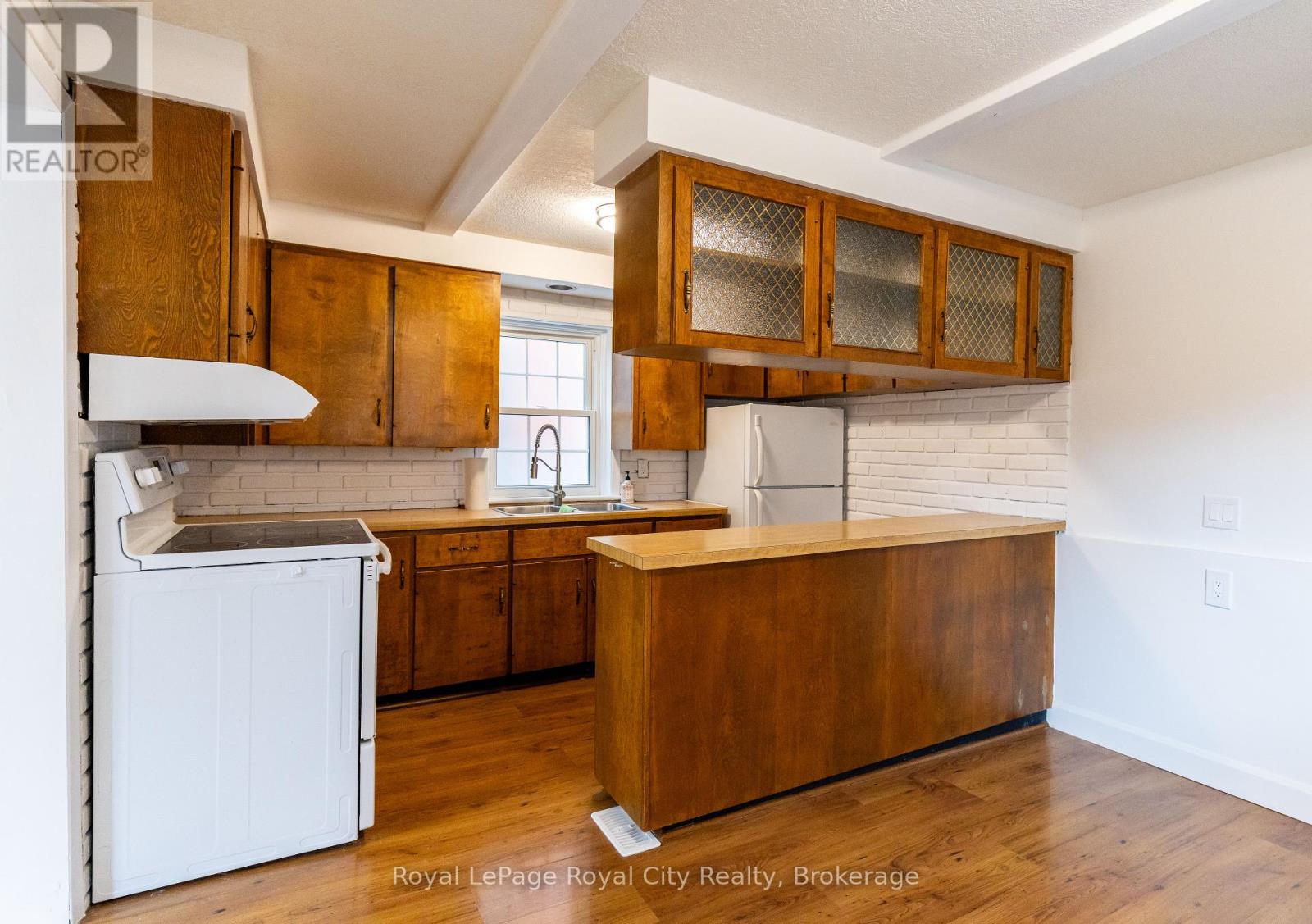 237 Liverpool Street, Guelph, Ontario  N1H 2L6 - Photo 4 - X12080843