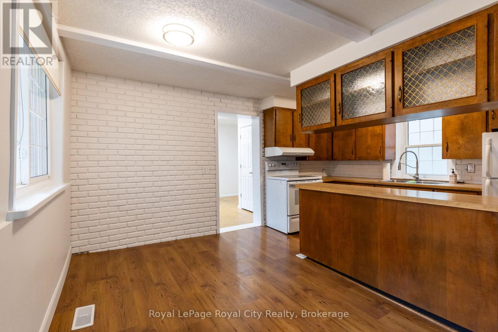 237 Liverpool Street, Guelph, Ontario  N1H 2L6 - Photo 5 - X12080843