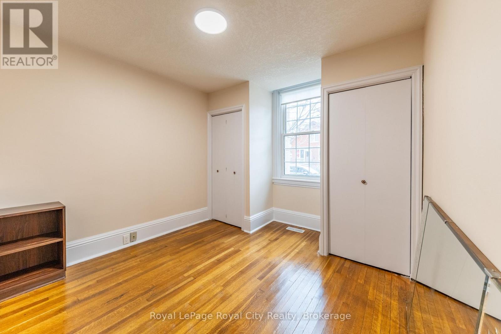 237 Liverpool Street, Guelph, Ontario  N1H 2L6 - Photo 9 - X12080843